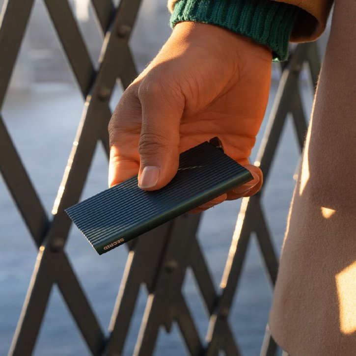 Secrid Premium Cardprotector fluted black +